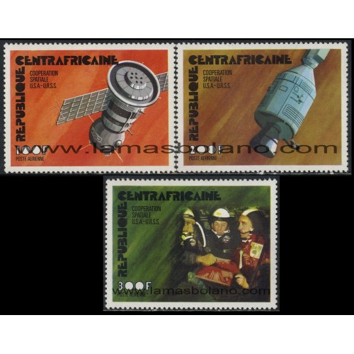 SELLOS DE CENTROAFRICANA 1976 - COOPERACION ESPACIAL USA-URSS APOLLO-SOYOUZ - 3 VALORES - AEREO