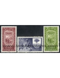SELLOS GUINEA ESPAÑOLA 1956 - DIA DEL SELLO - ESCUDO DE SANTA ISABEL - ESCUDO DE BATA - 3 VALORES - CORREO