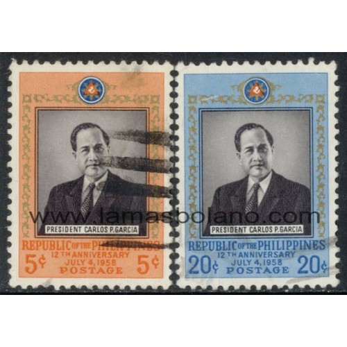SELLOS FILIPINAS 1958 - 12 ANIVERSARIO DE LA REPUBLICA - 2 VALORES MATASELLADOS - CORREO